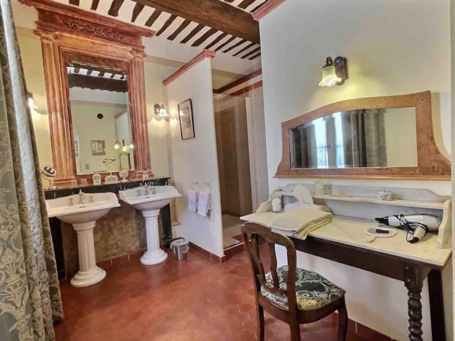 Chez Lydia - Osez La Vie De Chateau ! Pont Du Gard, Uzes Remoulins Kültér fotó